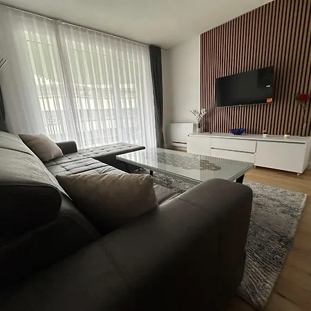 Luxury Waves Apartment